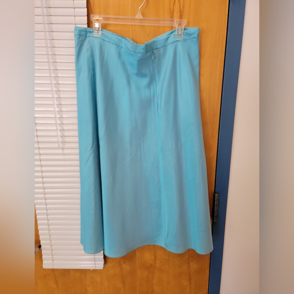 Women 2 pc skirt and top